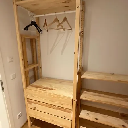 Accommodation For 2 Persons Close Main Station Ingolstadt Δωμάτια σε οικογενειακή κατοικία *